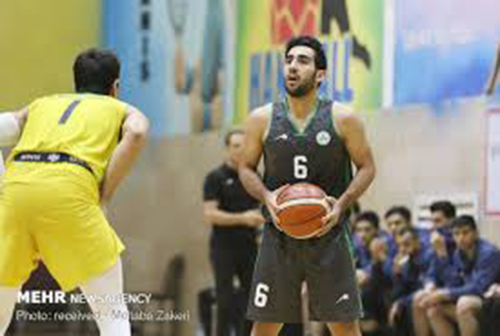 سرو  قامتان تیم بسکتبال ذوب اهن اصفهان در هتل پارس کاروانسرا آبادان