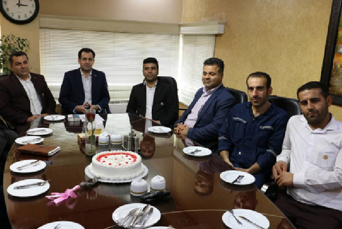 تولد کارکنان شهریور ماهی در هتل پارس اهواز   