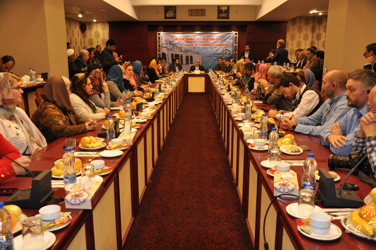 نشست گروه فم تور تخصصی در هتل پارس کرمان