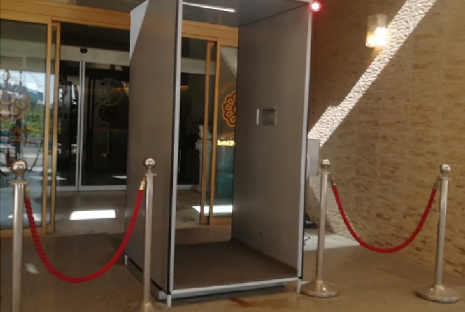راه اندازی دستگاه دالان ضدعفونی در هتل پارس آبادان