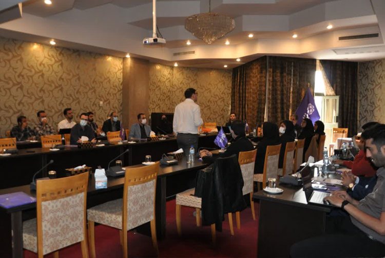 آموزش شیوه تدریس زبان انگلیسی در هتل پارس کرمان