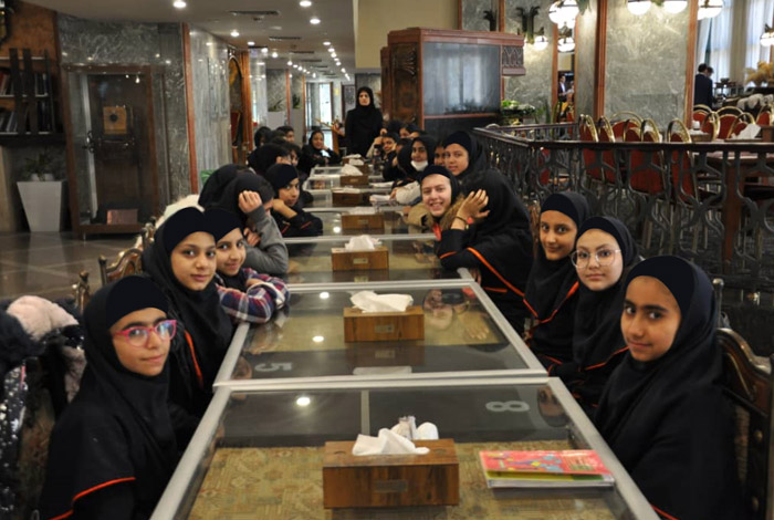 حضور دانش آموزان در پارس کرمان  