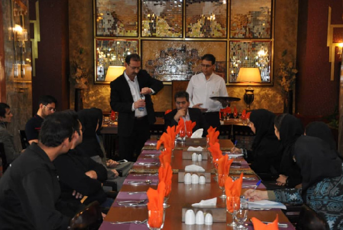 بازدید دانشجویان تغذیه از هتل پارس کرمان