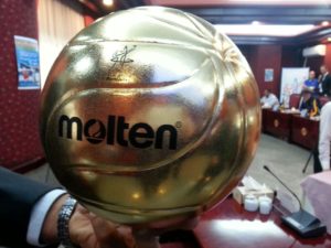 اهدای توپ طلایی والیبال به موزه ورزش ایران
